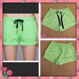 Final price🌟LULULEMON SPRING BREAK AWAY SHORTS🌟