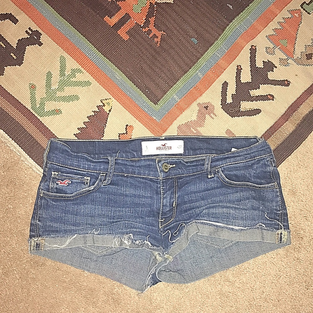 Hollister low rise dark cut off Jean shorts