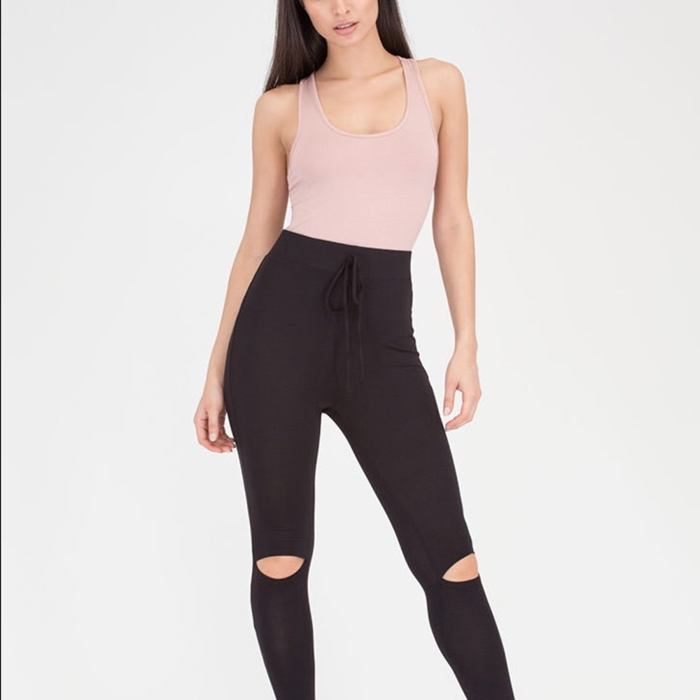 Tummy Control Cutout leggings - Picture 5 of 5