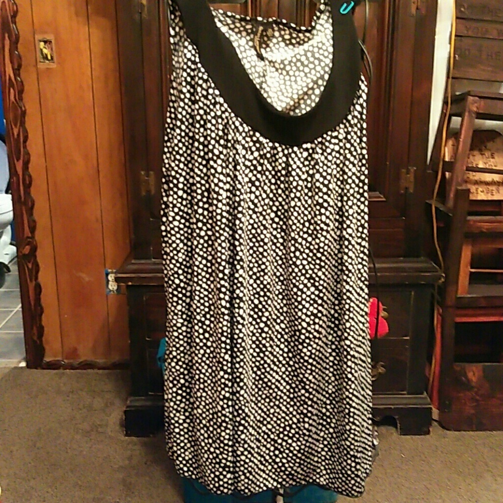 Black and white polk a dots