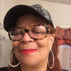 Meet your Posher, Joyce