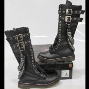 Demonia black boots sz 7M NWOT