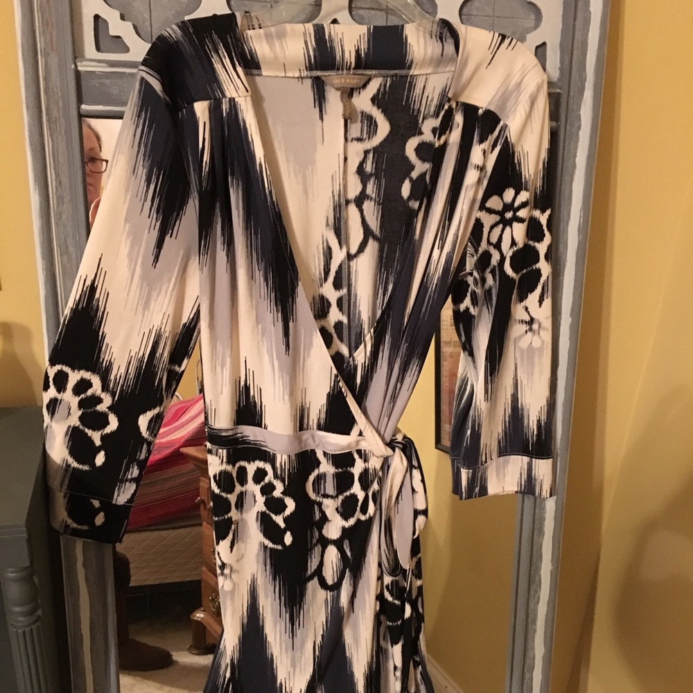 wrap dress in size large