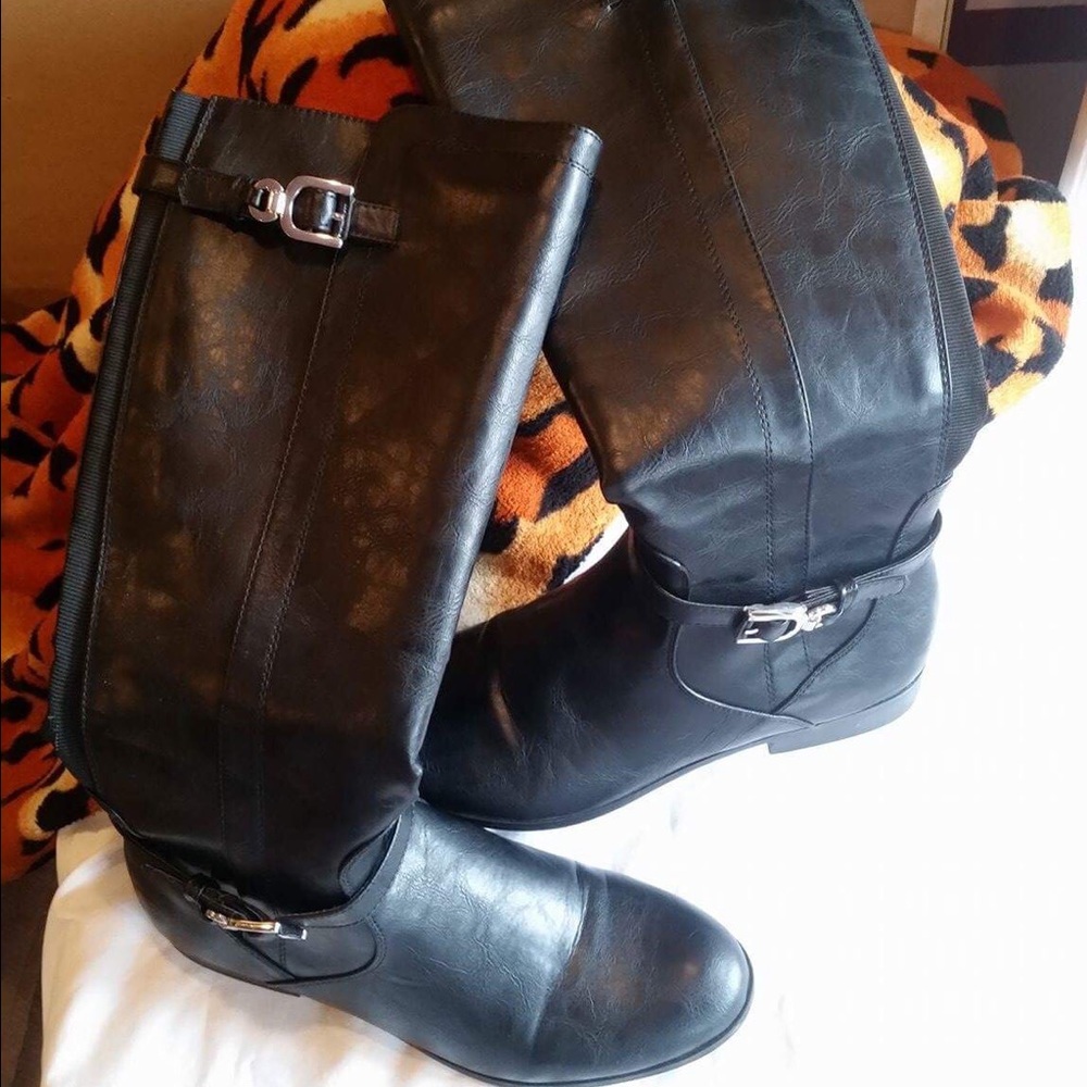 Flat Boots
