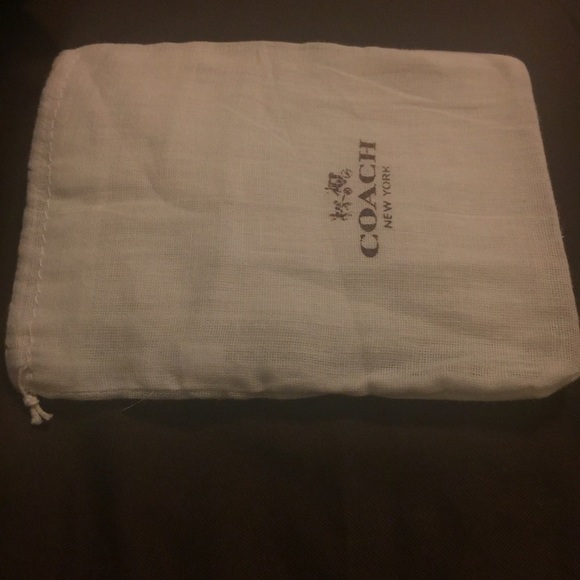 Authentic Coach Snoopy Leather Wristlet w/dust bag - Picture 4 of 4