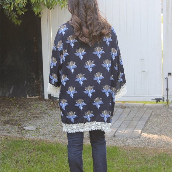 Blue Floral Lace Kimono - Picture 3 of 4