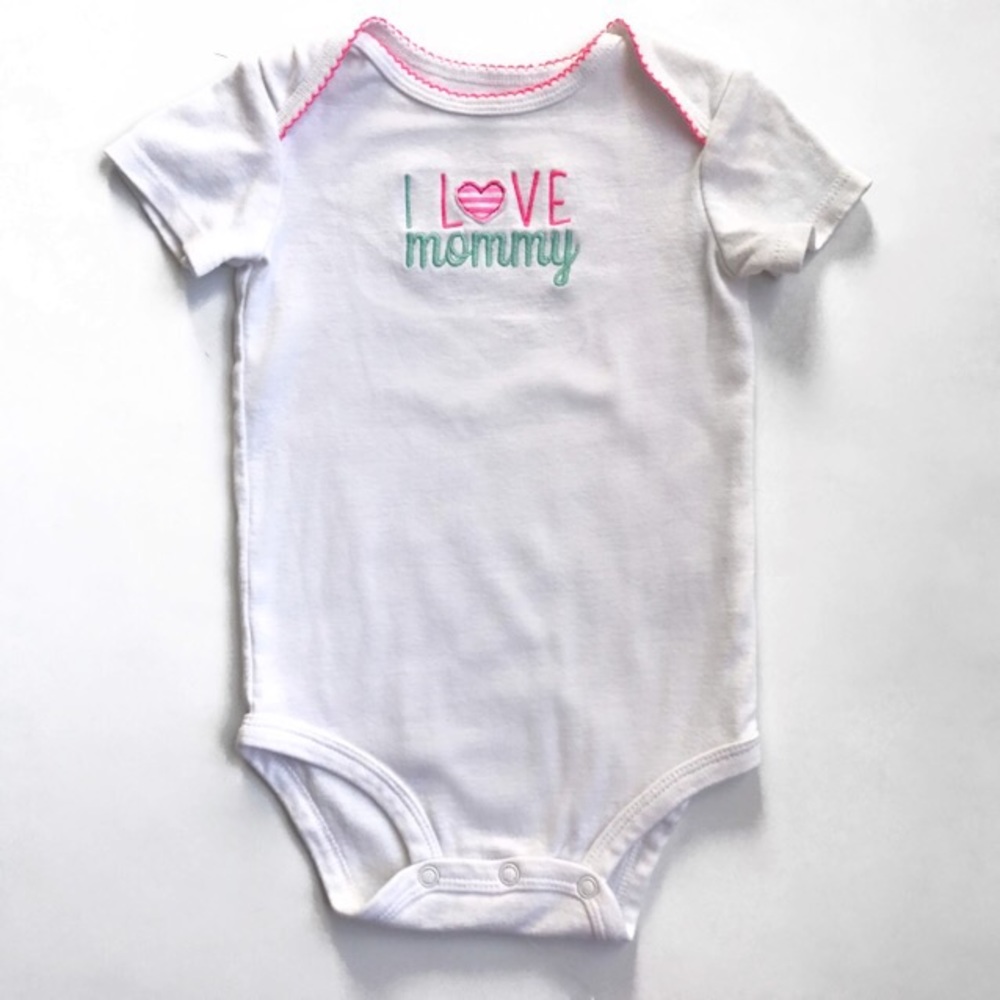 🚫SOLD🚫Love Mom" Onesie Bundle - Picture 4 of 4