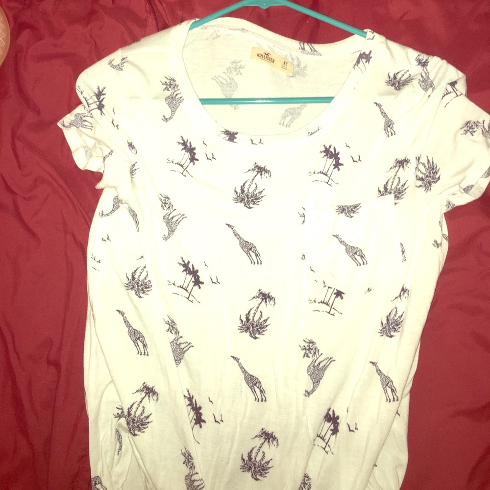 Giraffe Hollister shirt