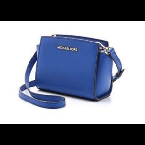 MICHAEL KORS Selma Mini Messenger Bag