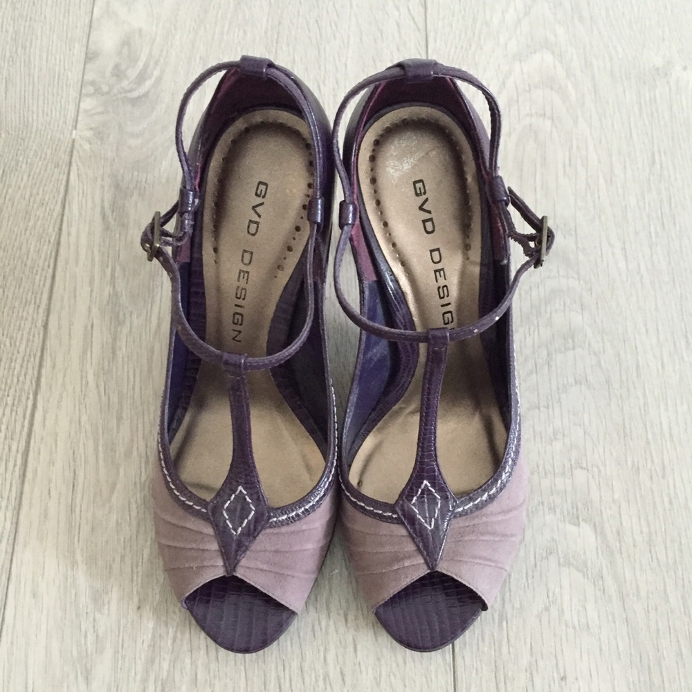 Brand New Violet Suede and Snakeskin Leather Pumps