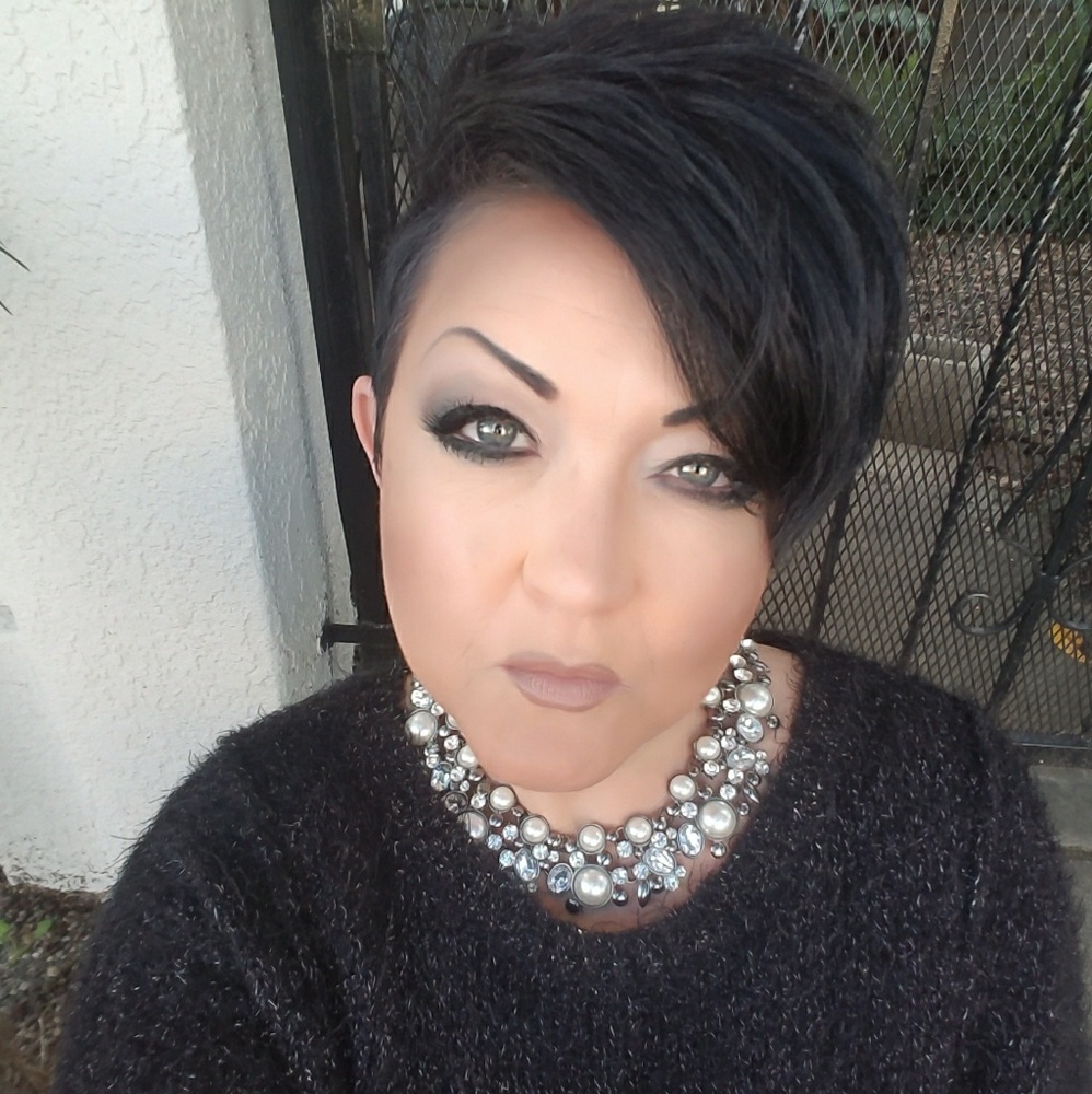 Meet your Posher, Shelly