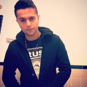 Meet your Posher, Isaac