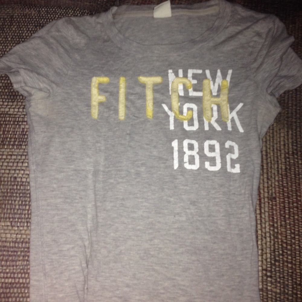 M/L Hollister, Aero, A&F 3 Shirt Lot