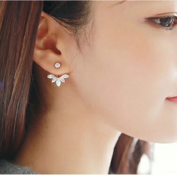 💕2 for $15💕Crystal Ear Jacket Earrings - Picture 2 of 5