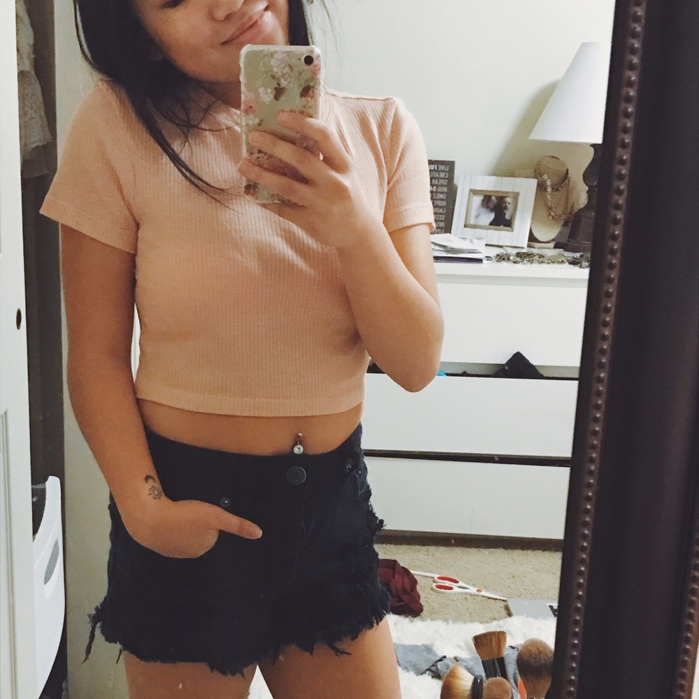 baby pink ribbed crop top