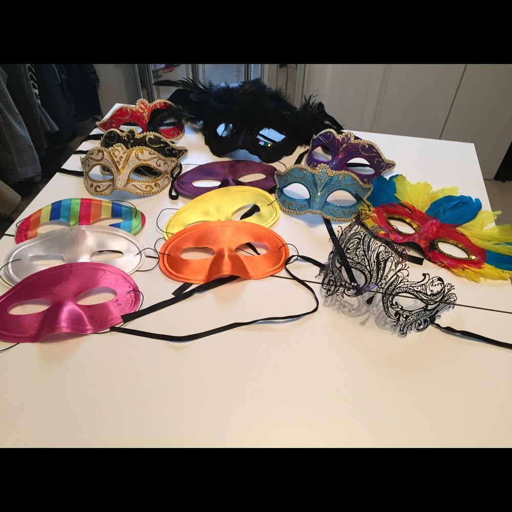 Bundle of masquerade masks