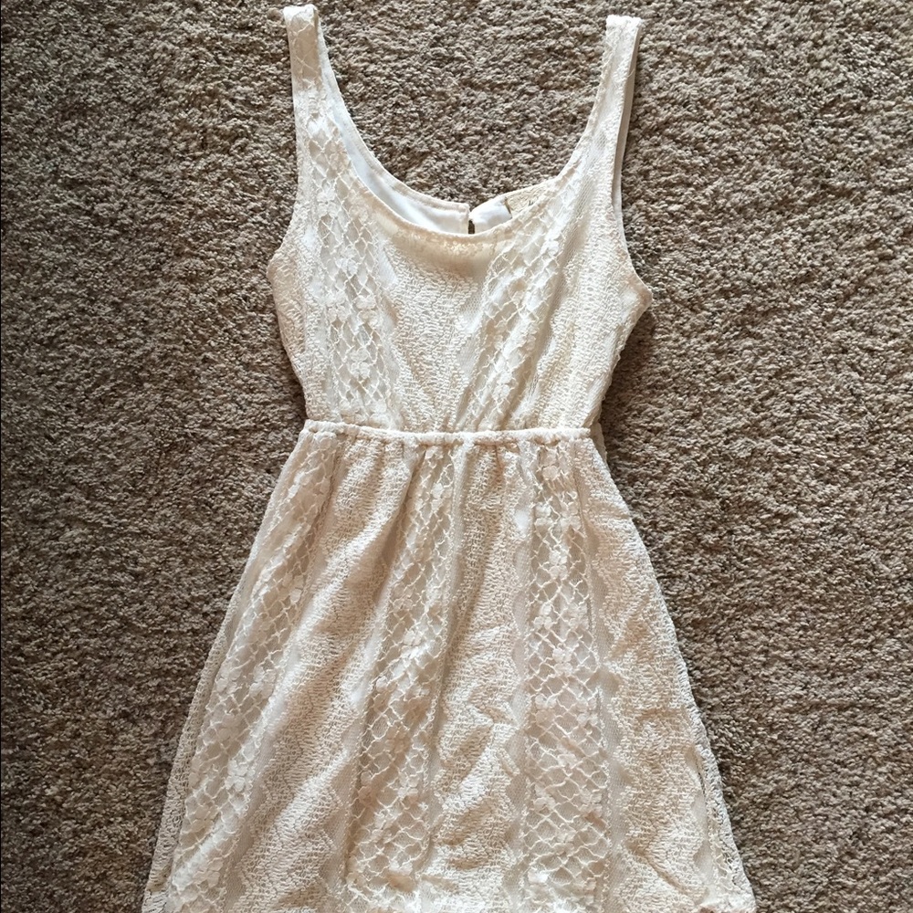 Cream lace summer wedding dress XS from Buckle