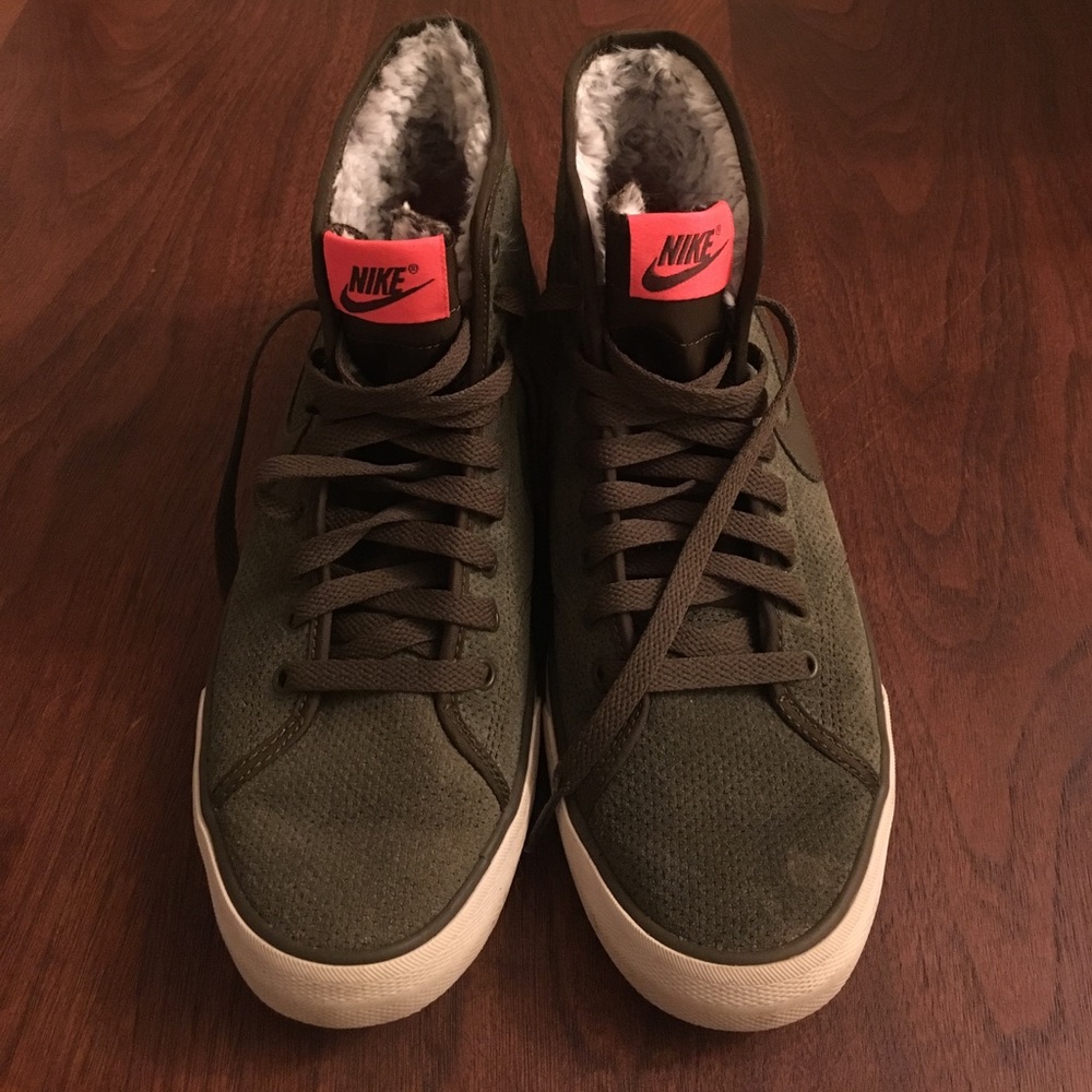 Nike Shoes | Women's 9