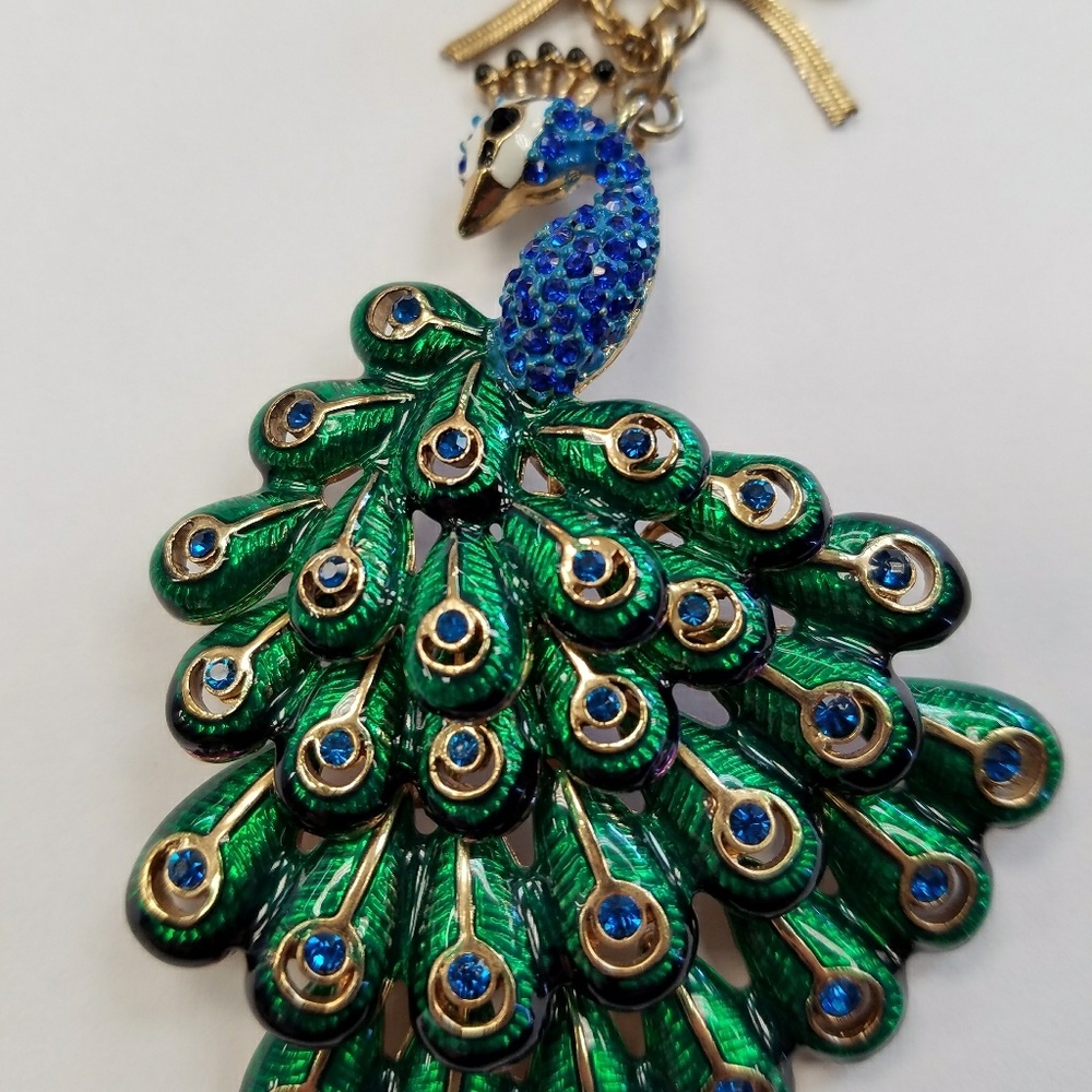 BETSEY JOHNSON PEACOCK PENDANT STATEMENT NECKLACE