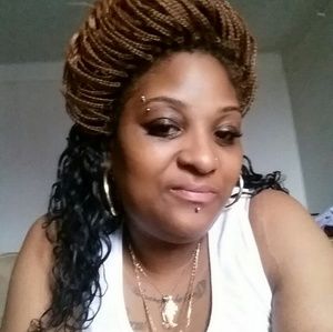 Meet your Posher, Simone