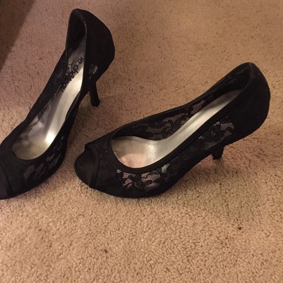 Lace shoes Le Chateau - Picture 2 of 3