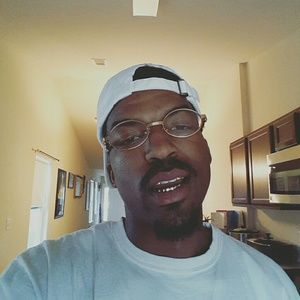 Meet your Posher, Derrick