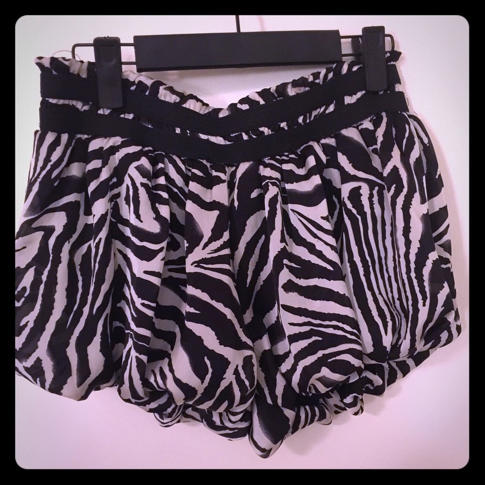 Bubble zebra shorts