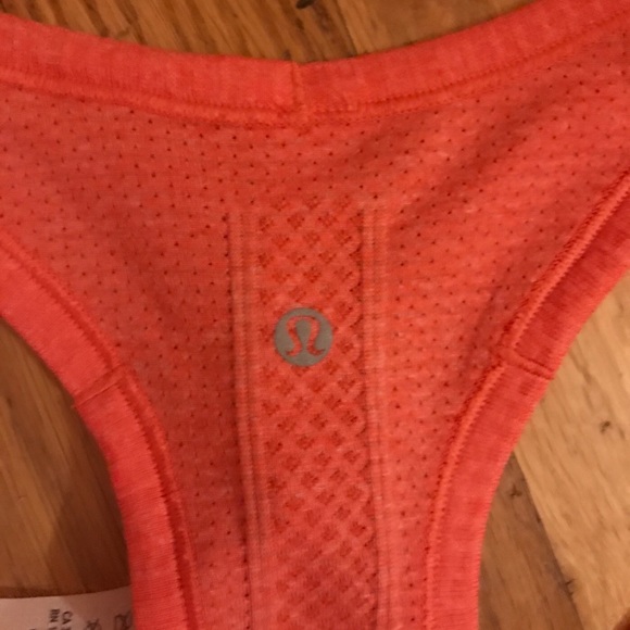 Lululemon swiftly tank new with detached tags - Picture 3 of 5