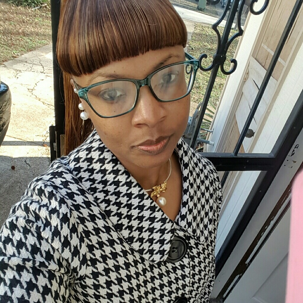 Meet your Posher, Latura