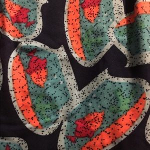 LAST CHANCE🎈BNWT LulaRoe fish bowl leggings TC