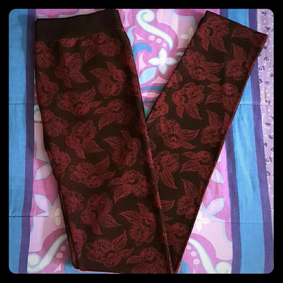 Maroon Floral Leggings - Picture 2 of 2