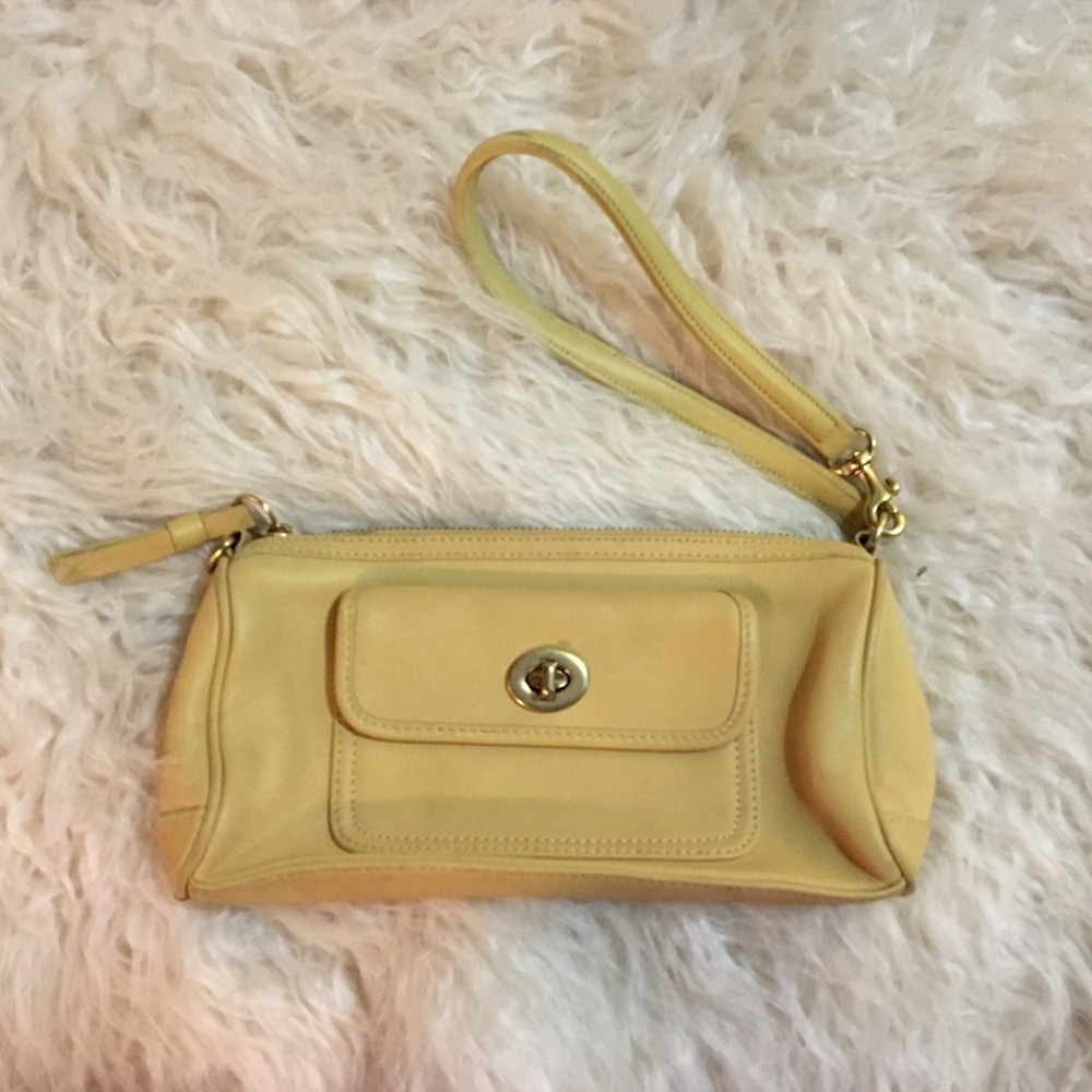 Coach handbag/clutch/wristlet/Shoulder Bag