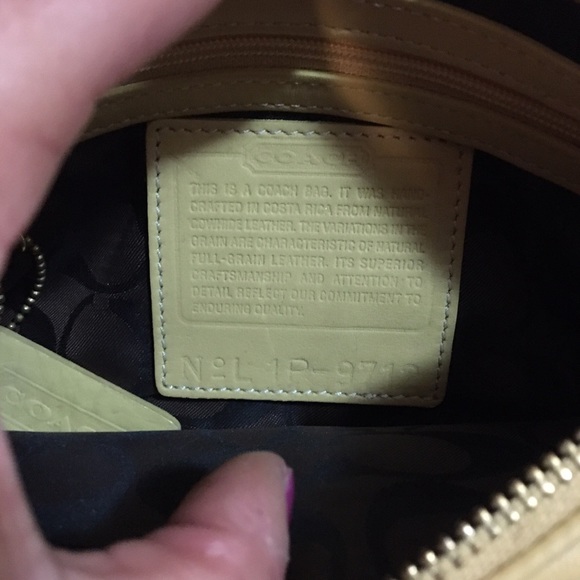 Coach handbag/clutch/wristlet/Shoulder Bag - Picture 3 of 8