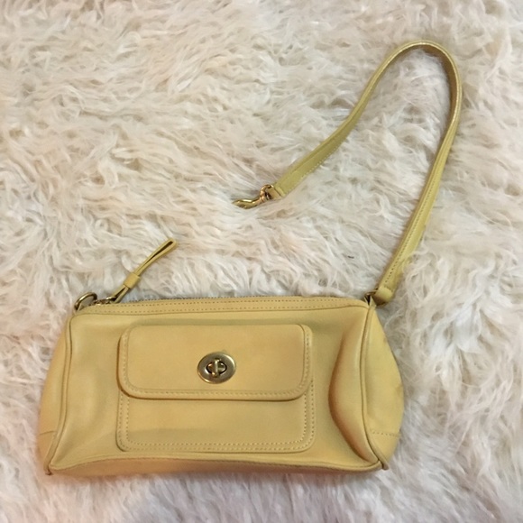 Coach handbag/clutch/wristlet/Shoulder Bag - Picture 4 of 8