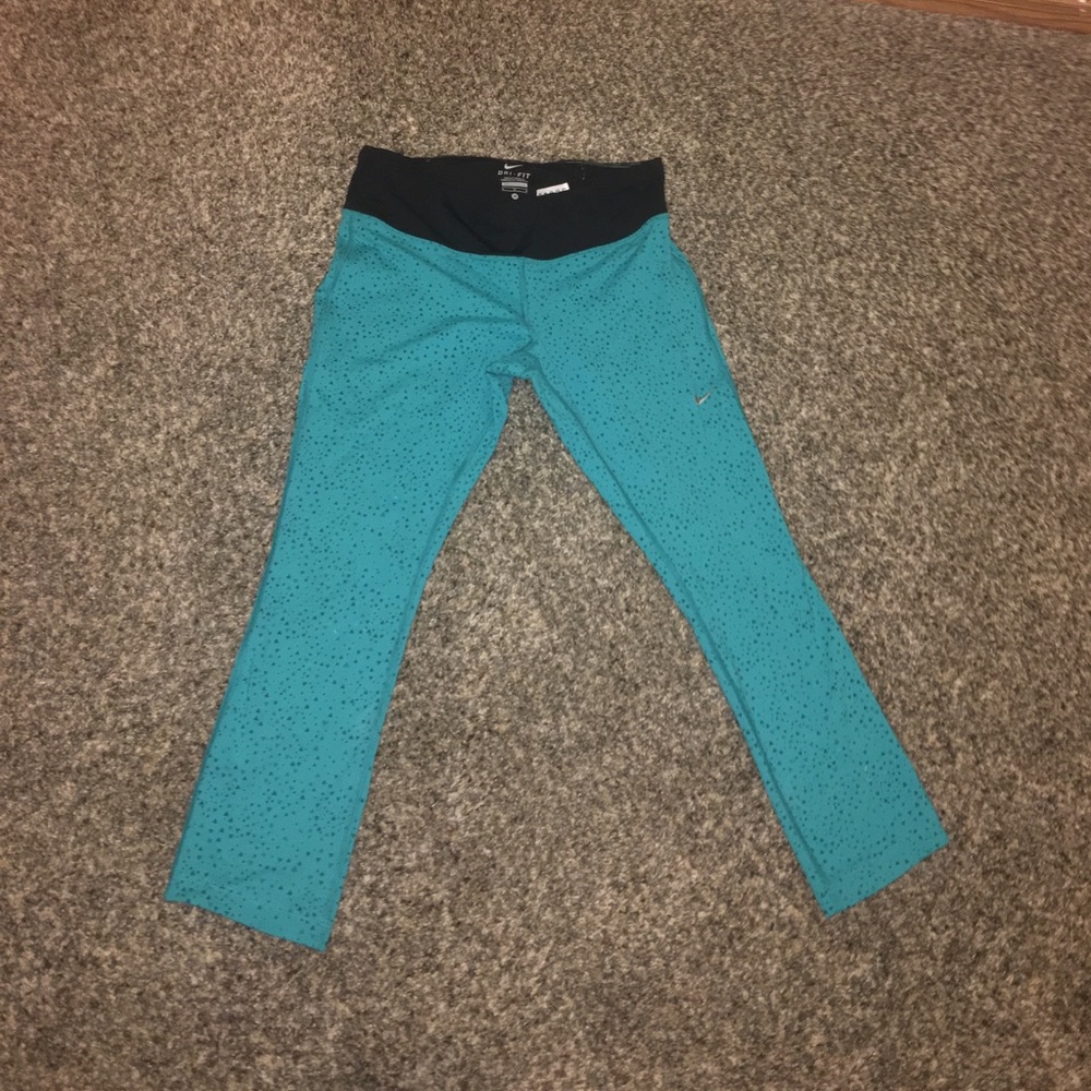 Nike Compression capris Size Medium
