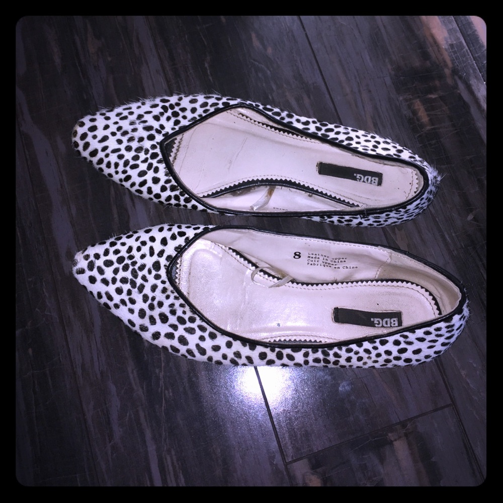 Unique BDG calf hair flats sz 8