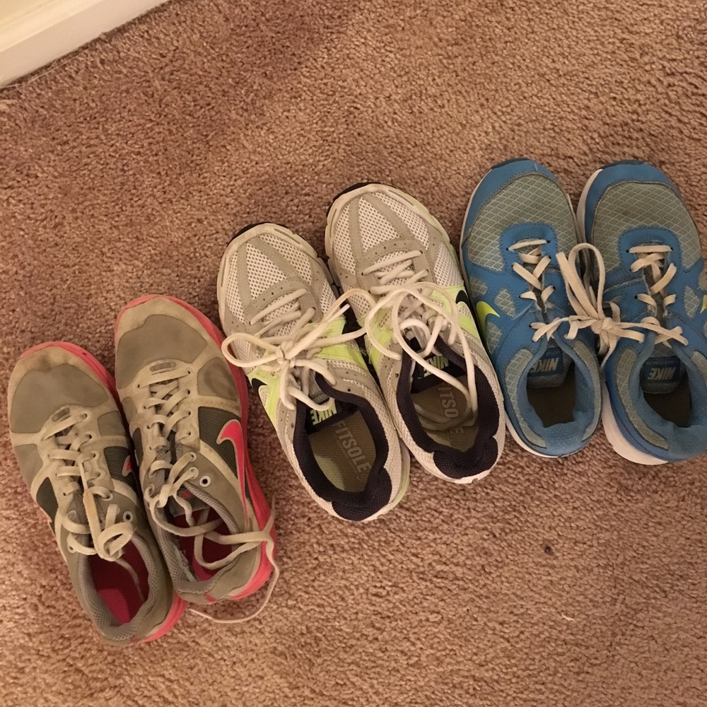 Bundle of 3 Nike sneakers