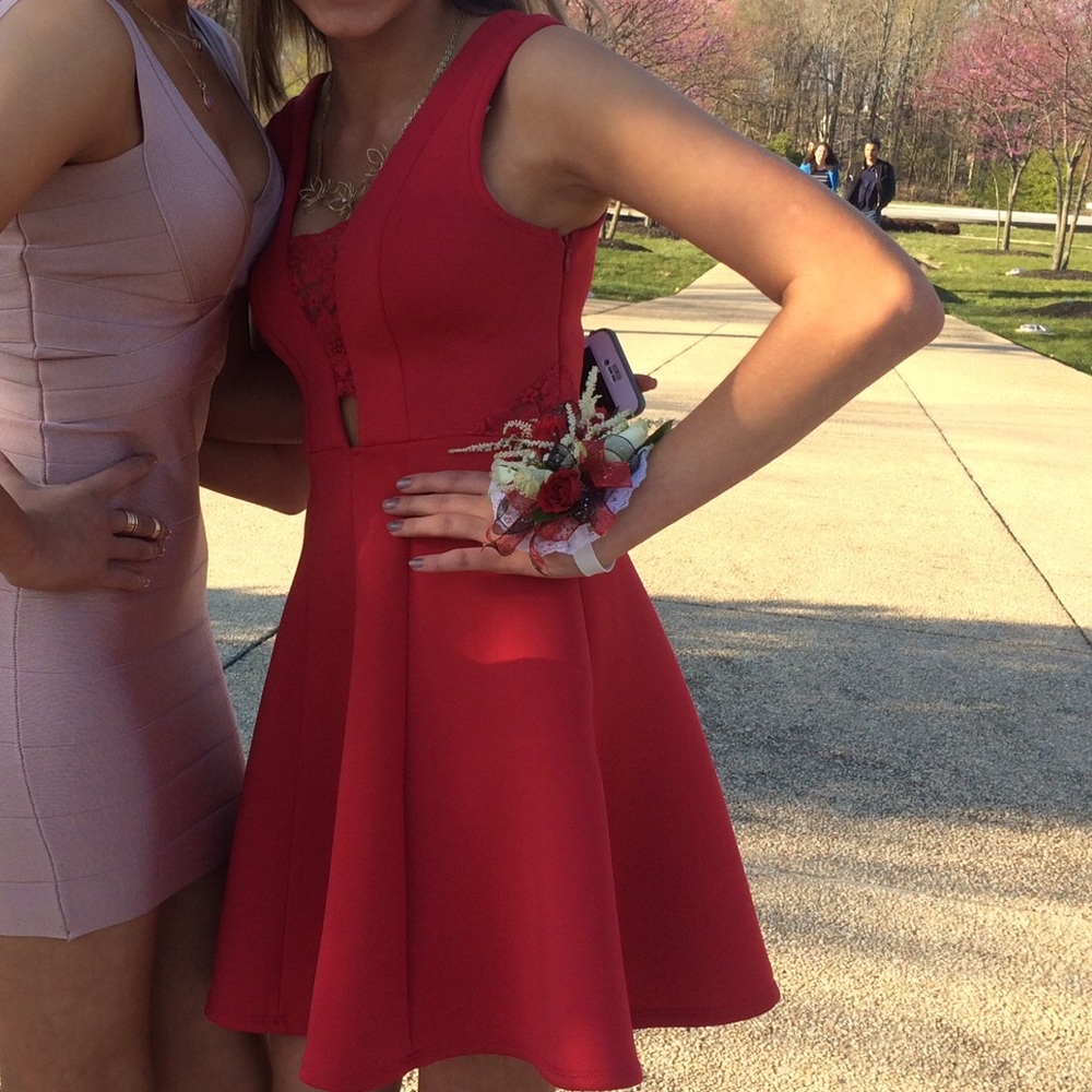 Red Dress - Picture 1 of 2