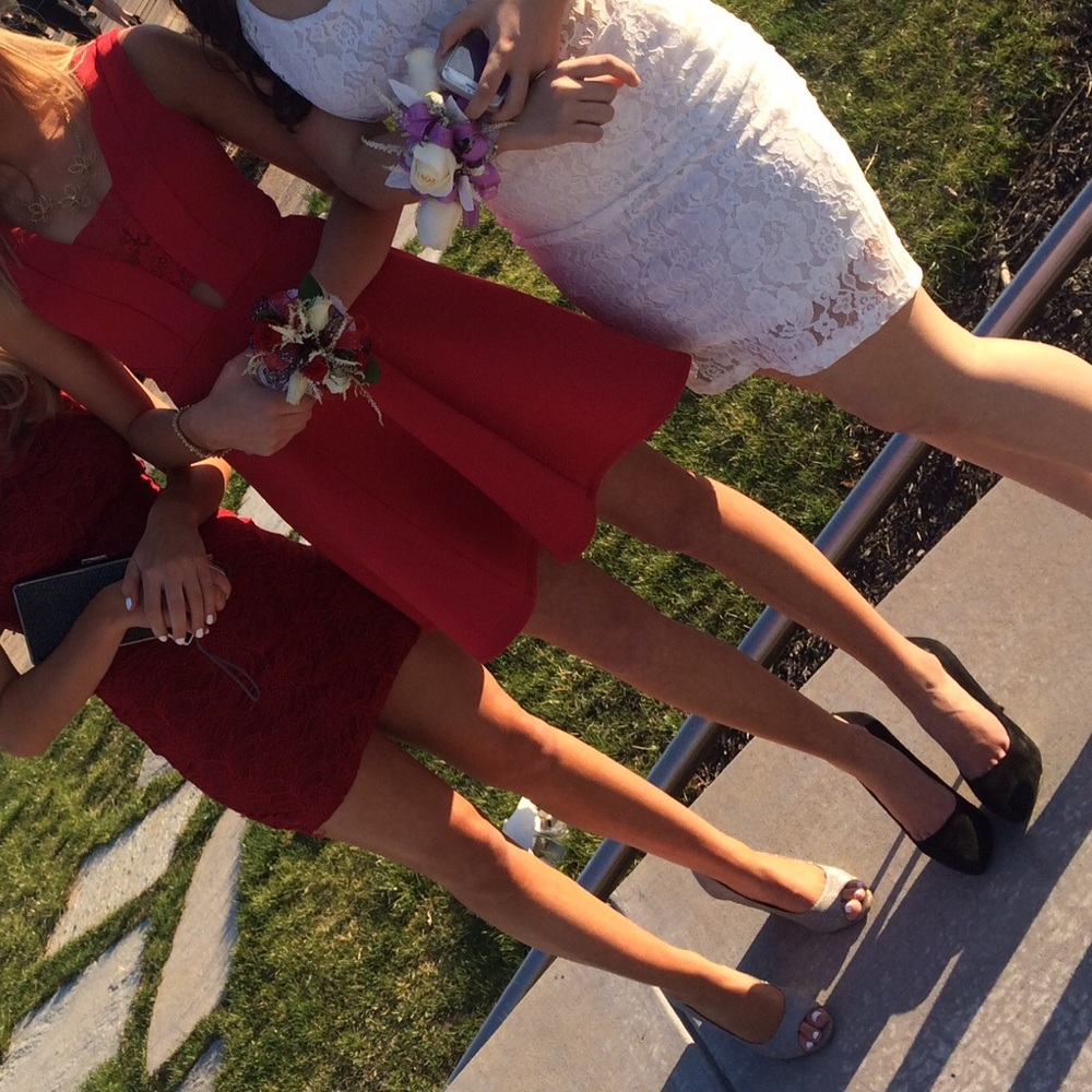 Red Dress - Picture 2 of 2