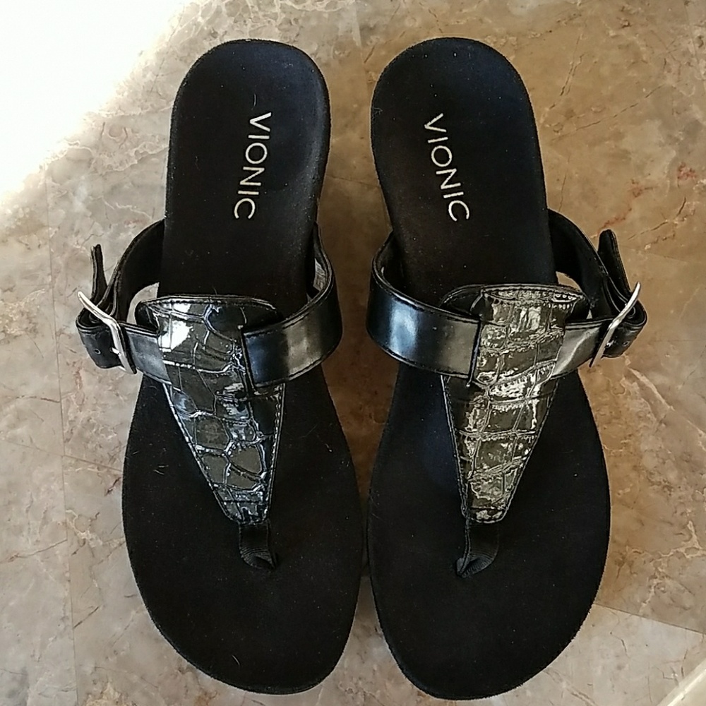 Vionic Alanis Sandals Size 8- new without tag