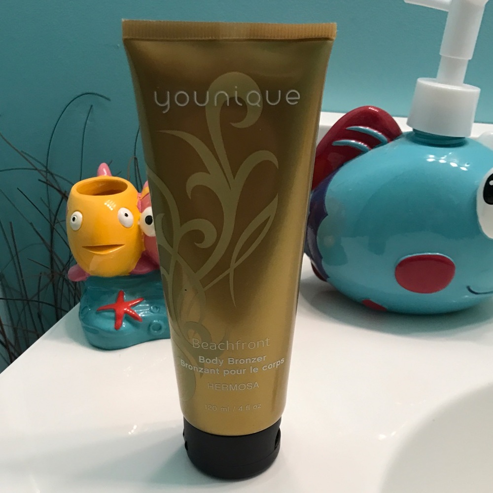 Younique beachfront body bronzer (Hermosa)