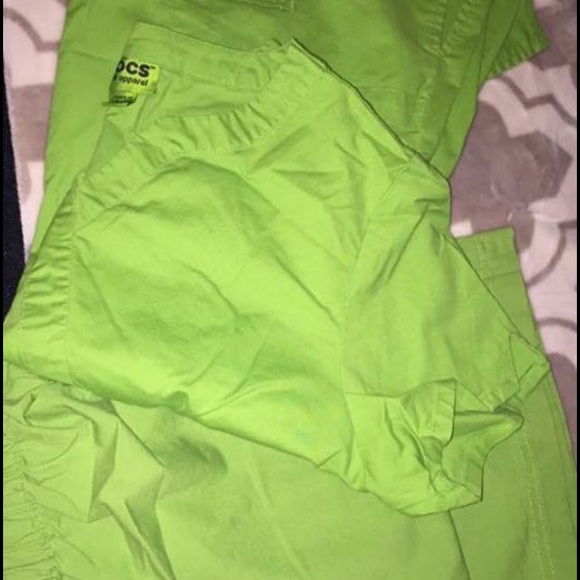 Scrub Set - Picture 2 of 3