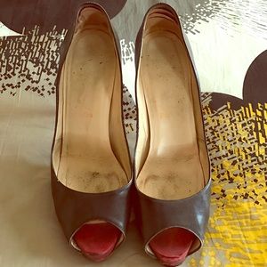 louboutin peep toe