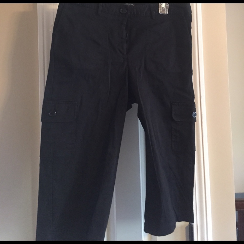 Black capri-size 10