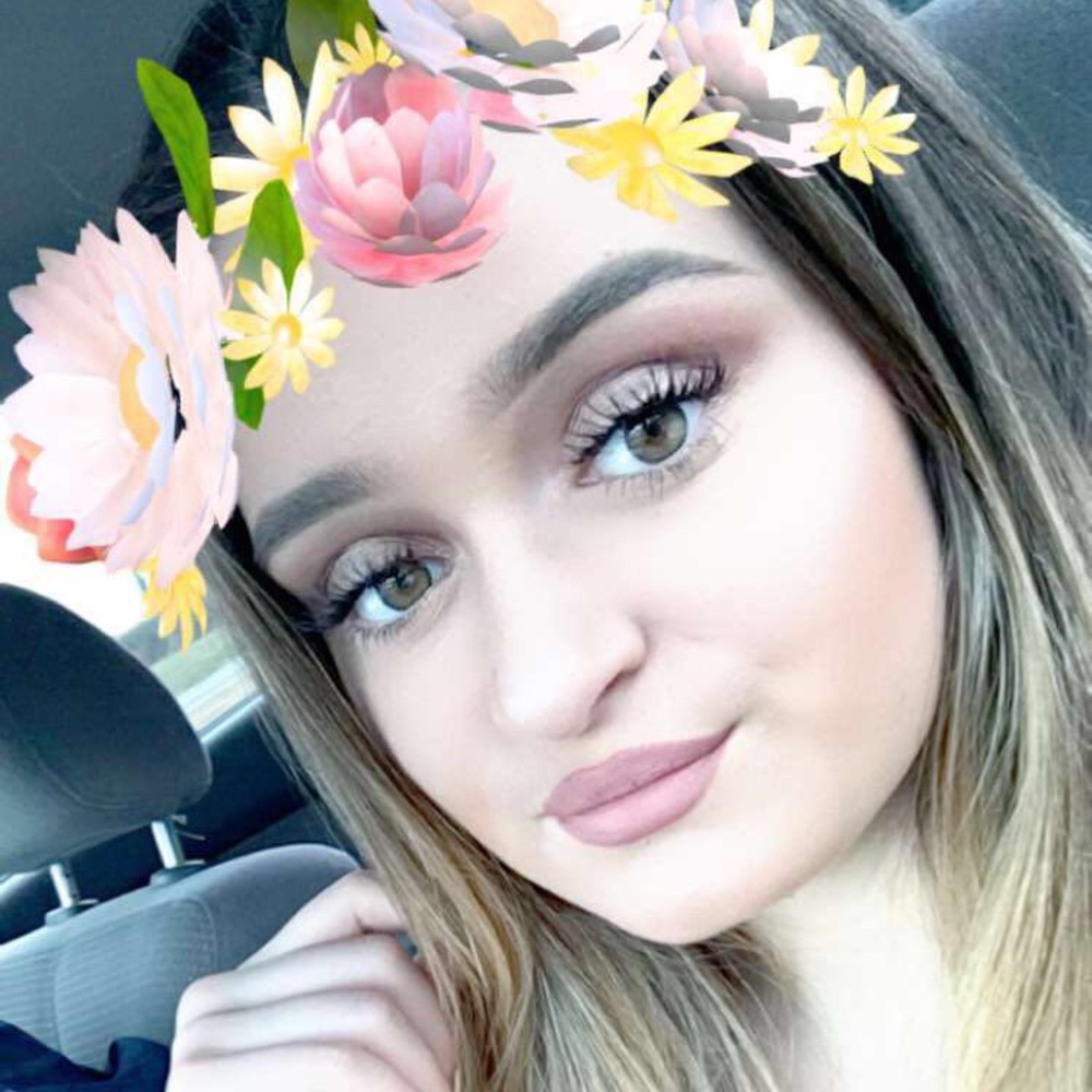 Meet your Posher, Phoebe