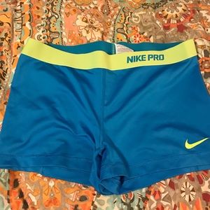 🔴SALE🔴NIKE 3in Spandex Shorts Size L
