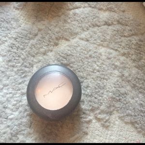 MAC vanilla shadow