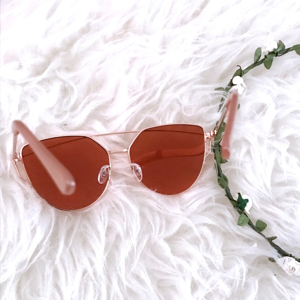 NEW Rose Gold Mirrored Cat Eye Sunnies - Picture 6 of 7