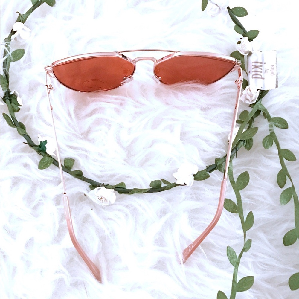 NEW Rose Gold Mirrored Cat Eye Sunnies - Picture 7 of 7