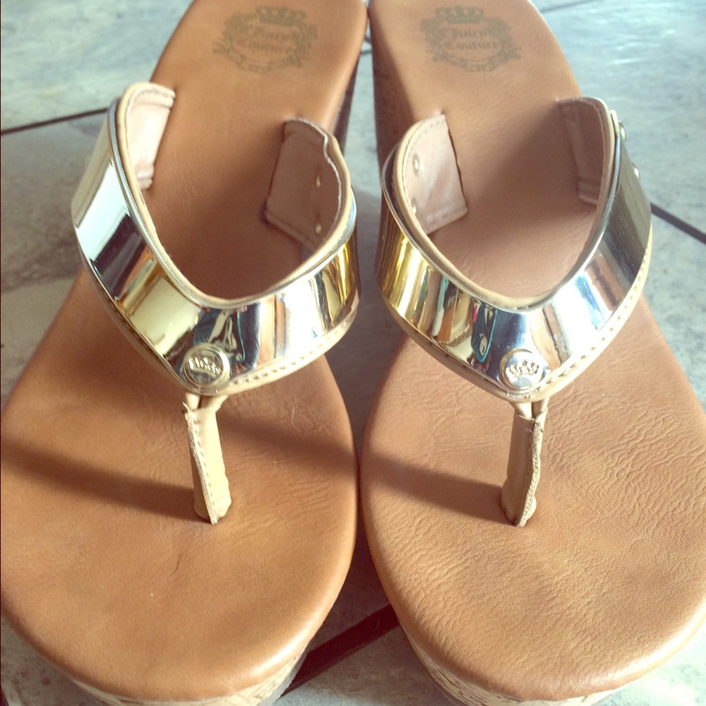Juicy couture gold thong wedge sandals platform